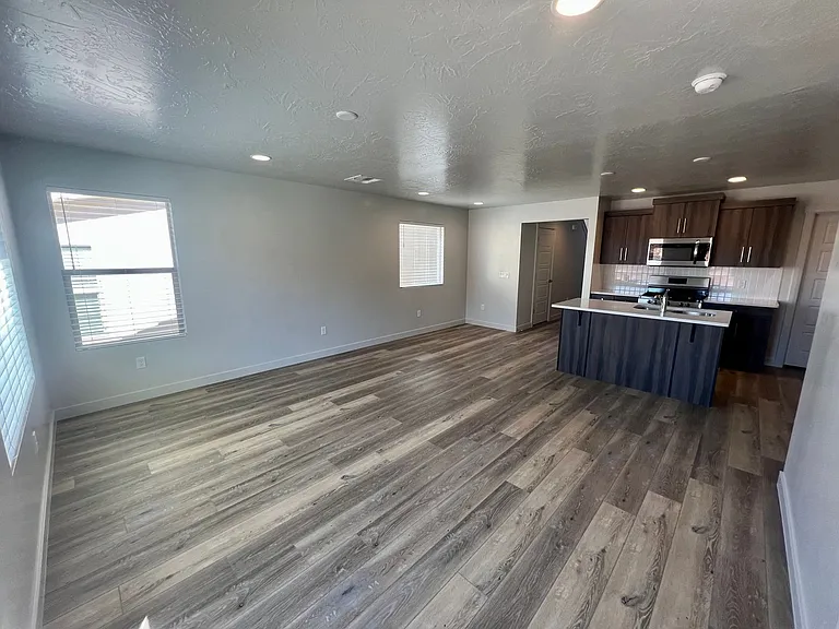 6028 S Ersa Ln — Photo 3