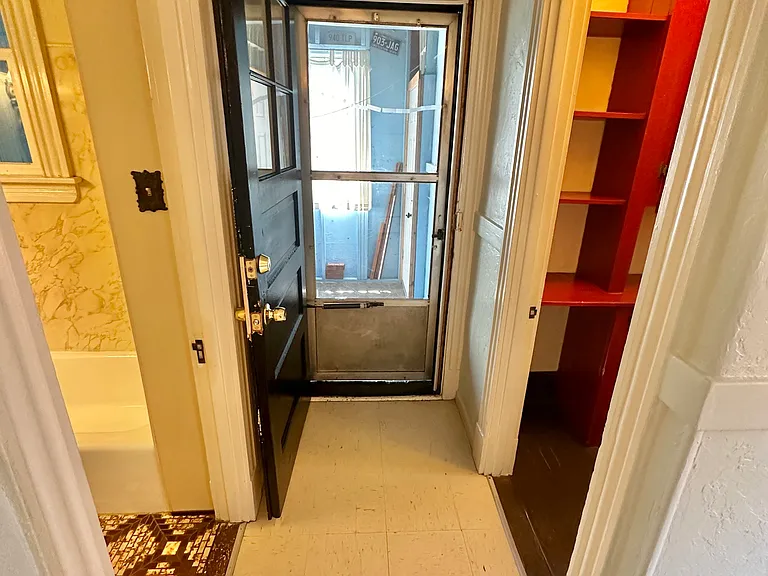 365 Franklin Ave #2S — Photo 3