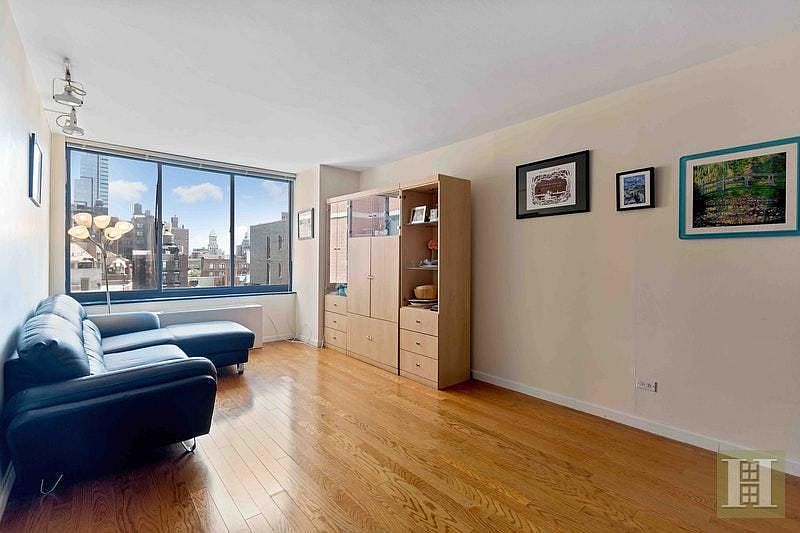 1st image of 215 W 95th St APT 10A