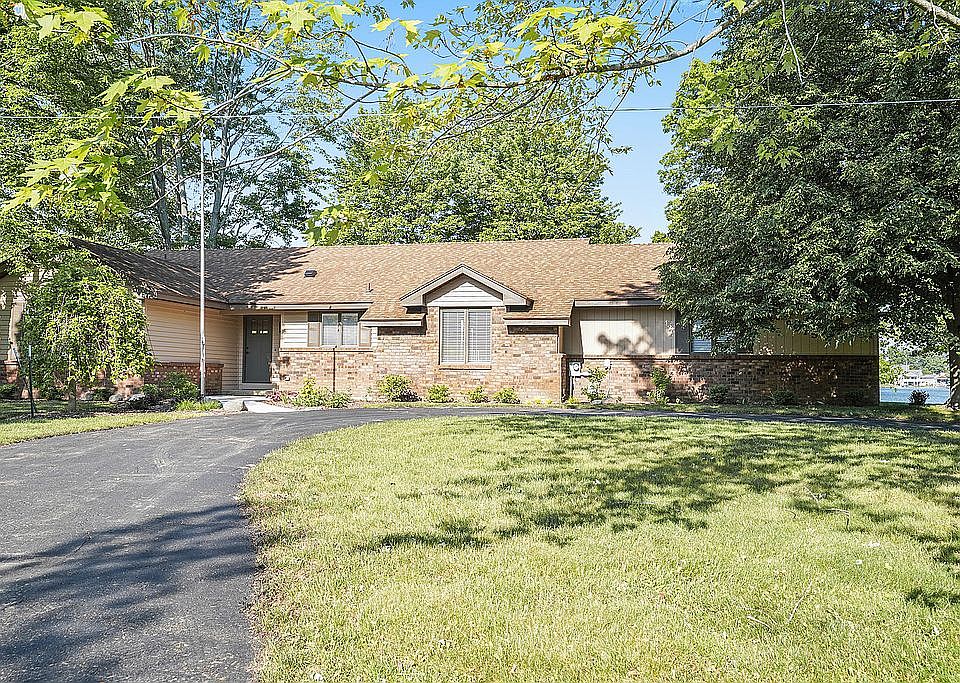 1st image of 9015 Brower Lake Dr NE