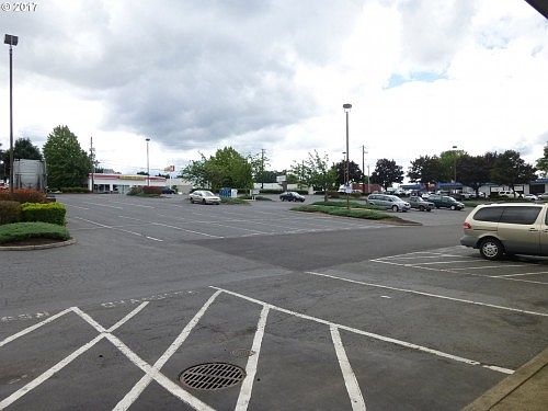 3rd image of 2207 NE Columbia Blvd