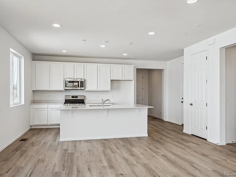 4192 Satinwood Dr — Photo 9