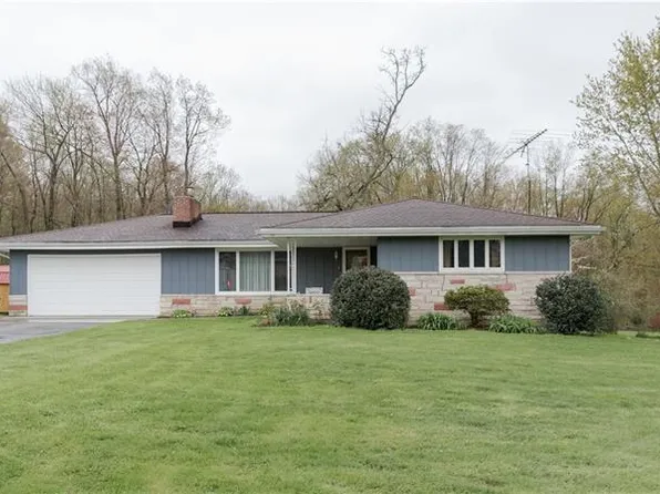540 Courtney Mill Rd, Grove City, PA 16127