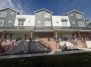 1919 Dahlman Rows Plz, Omaha, NE 68108