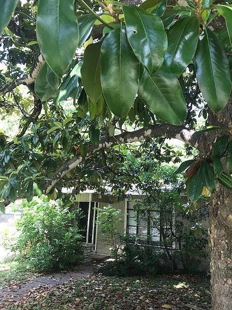 1st image of 4905 W Park Dr