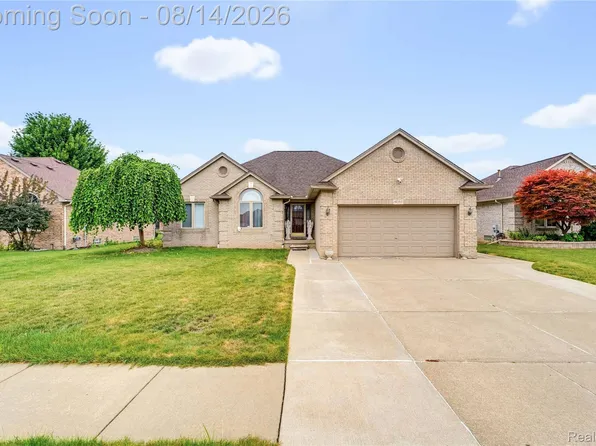 48353 Jefferson Dr, Macomb, MI 48044