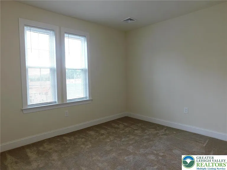 68 W Union Blvd — Photo 26