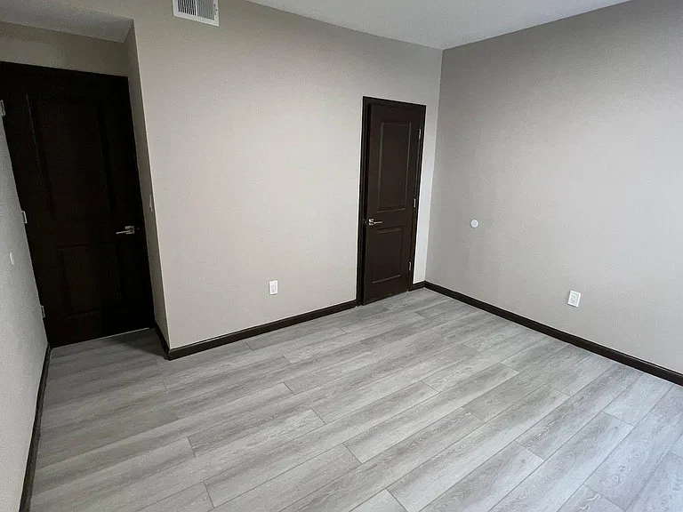 163 Elwood Ave #3B — Photo 4