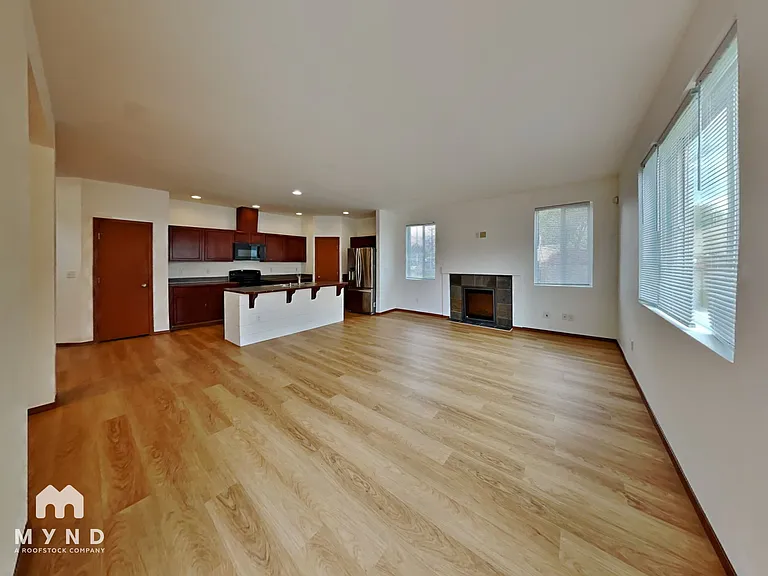 1412 E 64th St — Photo 3