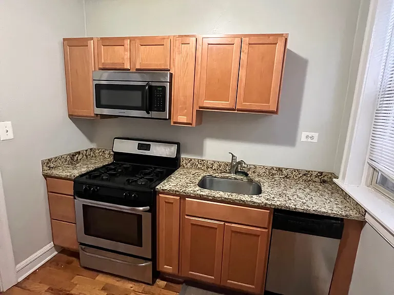 5042 N Wolcott Ave #1B — Photo 9