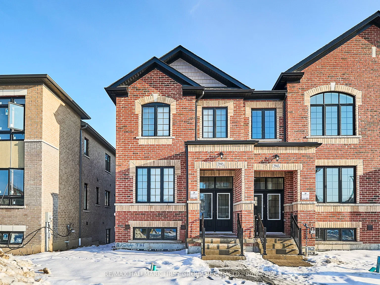 4 bed, $3,200 — Photo 1
