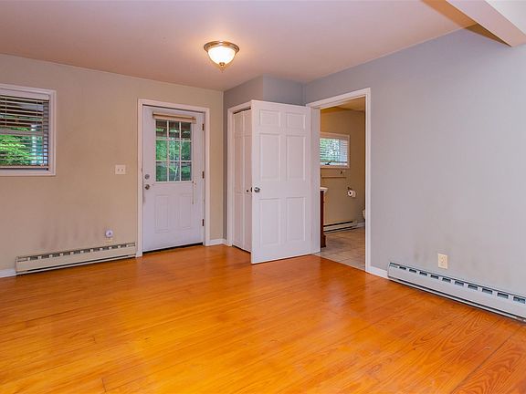 3rd image of 188 Northville Rd