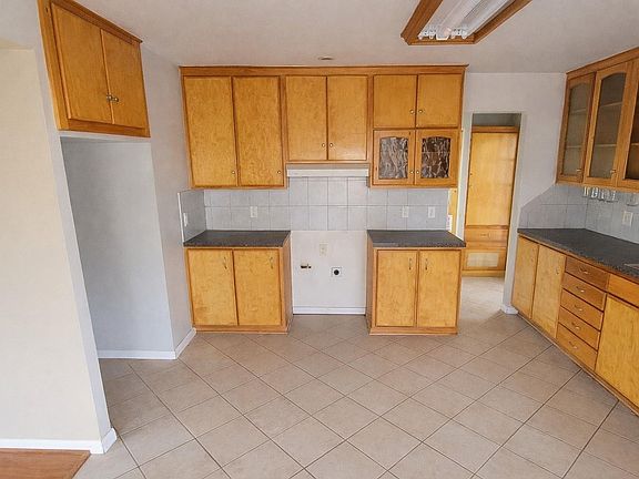 3rd image of 350 Robbie Lee Rd