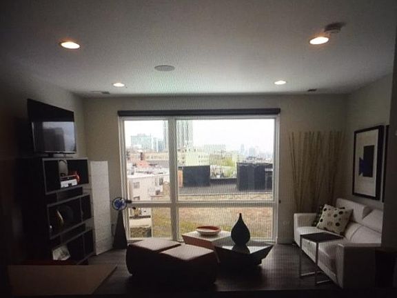5th image of 4027 N Broadway St APT 503