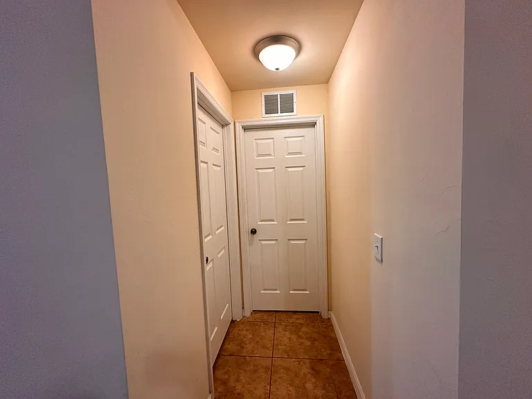 618 SE 13th Ave — Photo 10