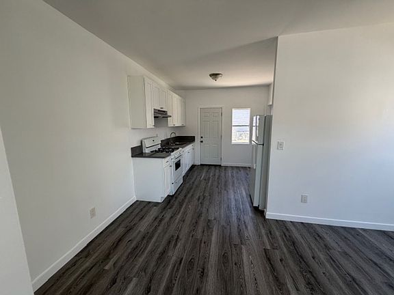 5th image of 206 E Avenue 40 #208
