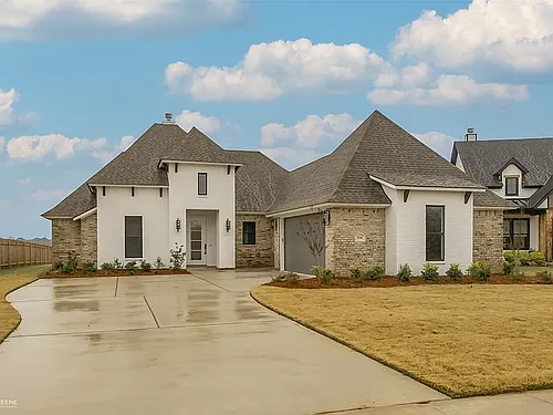 934 Chisolm Trl Photo 1