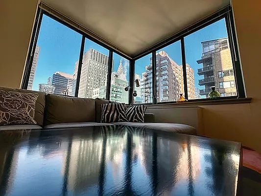 1st image of 250 E 40th St APT 32B