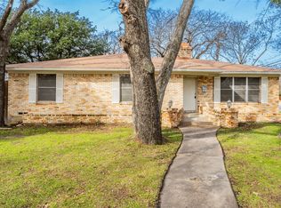 517 Robinhood Dr, Irving, TX 75061