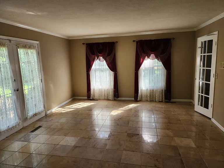17115 Ridgefield Ct — Photo 13