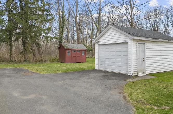 403 Nott St — Photo 14