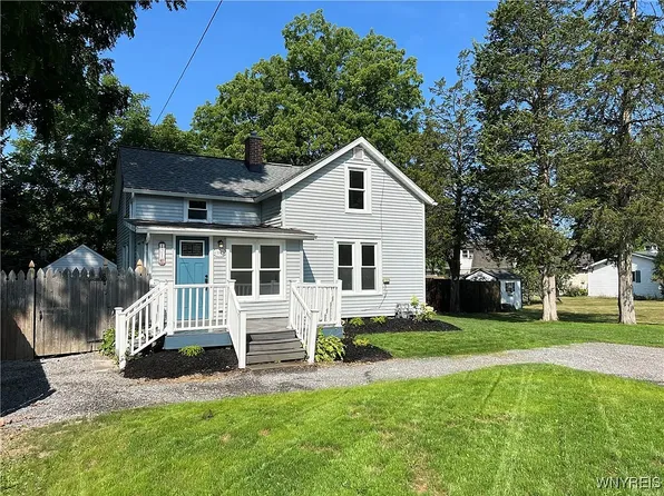 121 Lake St, Youngstown, NY 14174