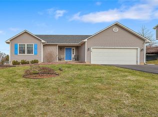 14 Laurens Way, Baldwinsville, NY 13027