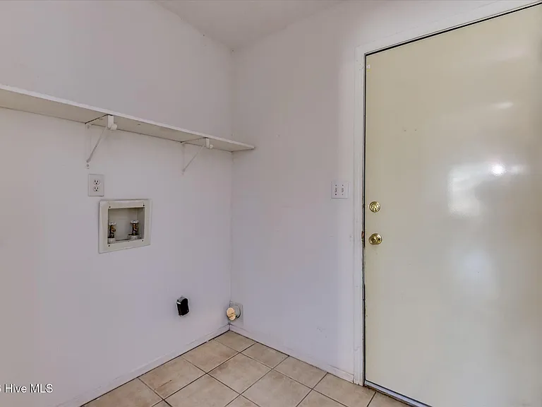 3823 Fairington Dr — Photo 15