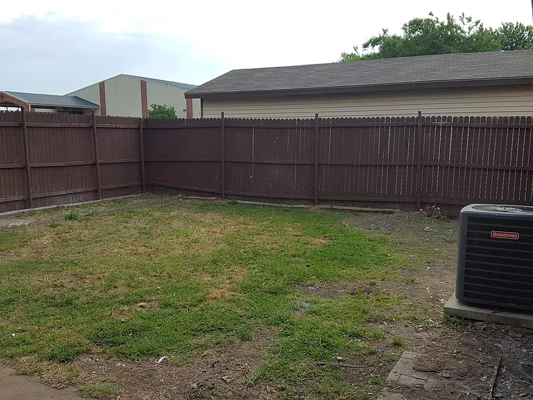 915 Meadow Mead Dr — Photo 27