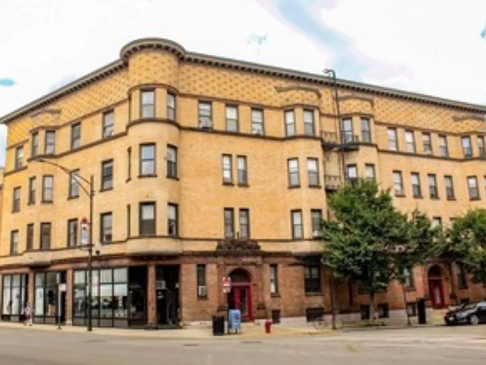 664 W Oakdale Ave #3