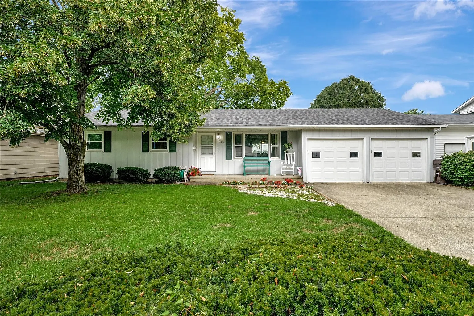 1033 Briarcliff Dr photo 1