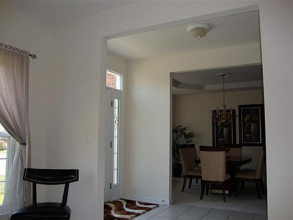 4th image of 4105 Meadowbrook Ln