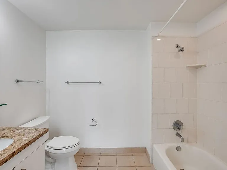 321 10th Ave #1303 — Photo 23