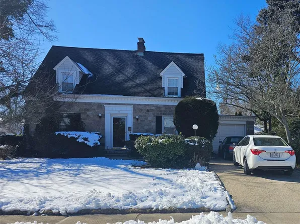 151 New York Avenue, Freeport, NY 11520