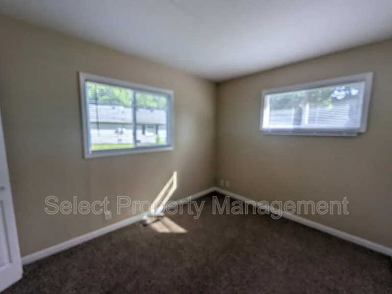 926 Houston Dr — Photo 15