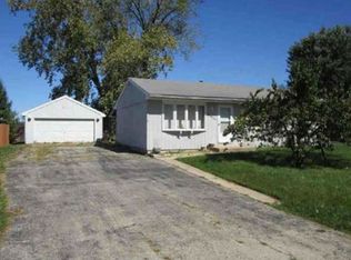 34W868 N James Dr, St Charles, IL