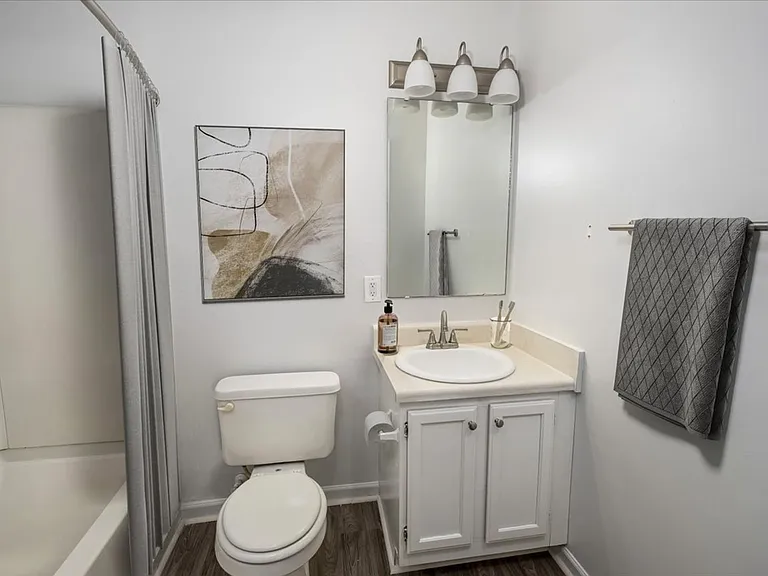 Meadowbrook Luxury Apartments — Photo 9