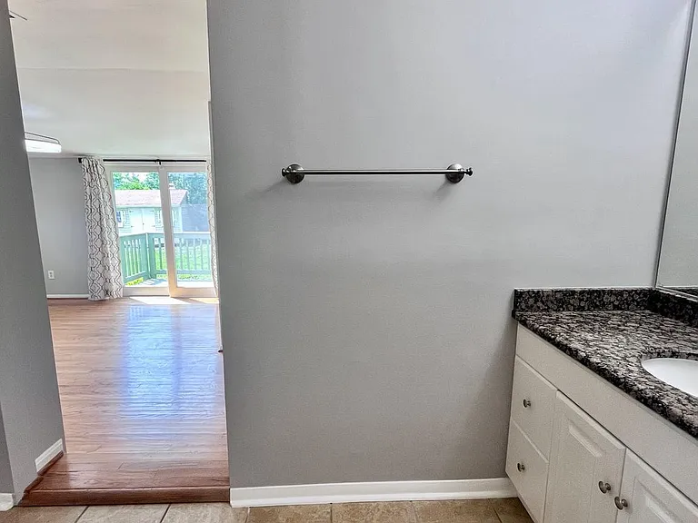 5350 Ravensworth Rd — Photo 42