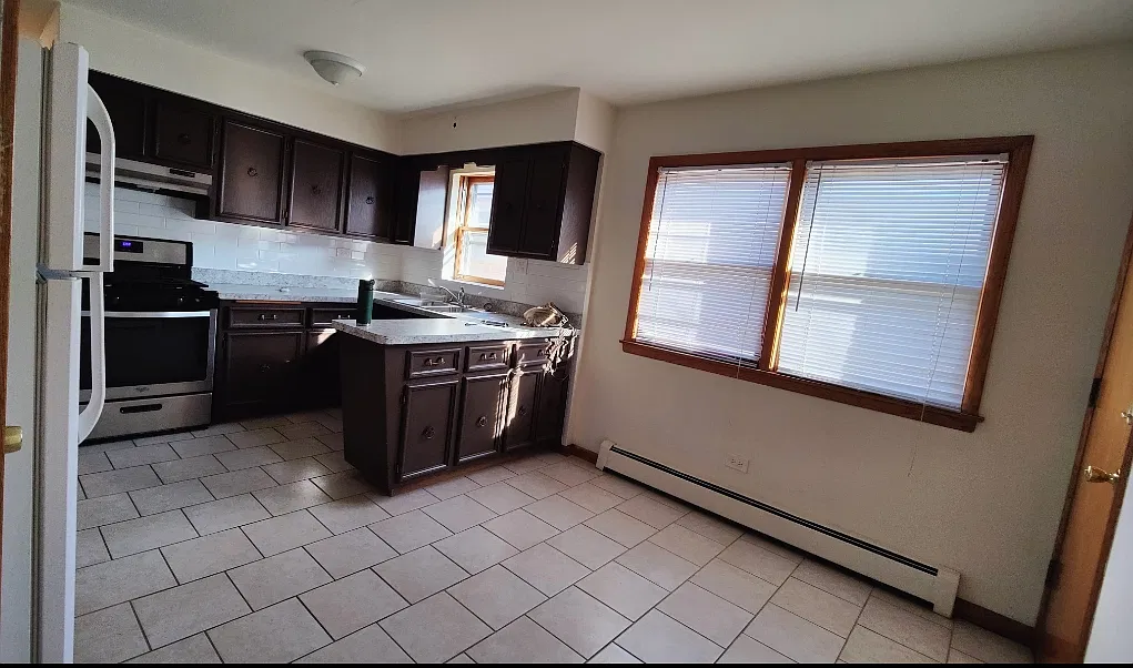 8622 W Berwyn Ave — Photo 4