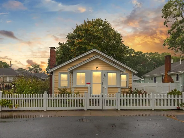 20 Wildwood Ave, Wareham, MA 02571