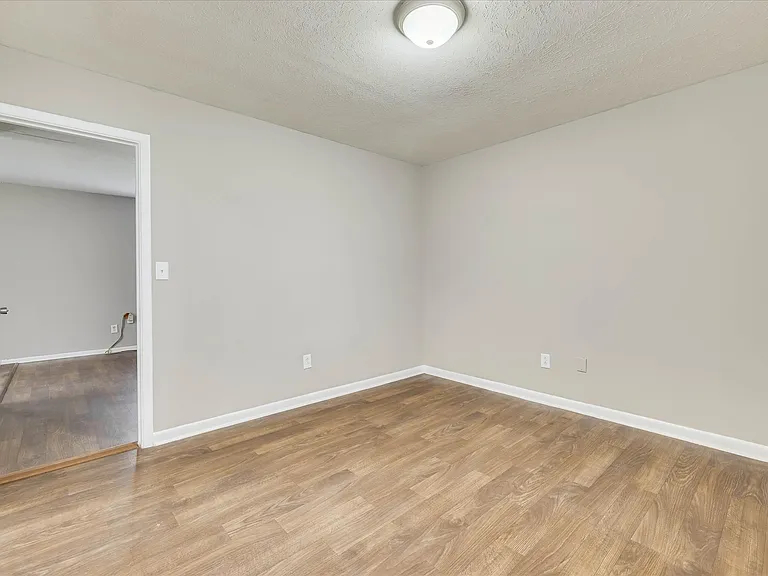 Cedar Pines — Photo 28