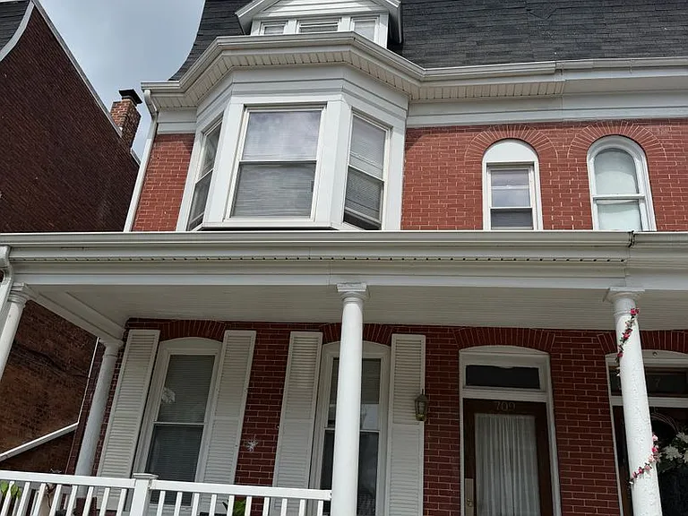 709 Pennsylvania Ave — Photo 1