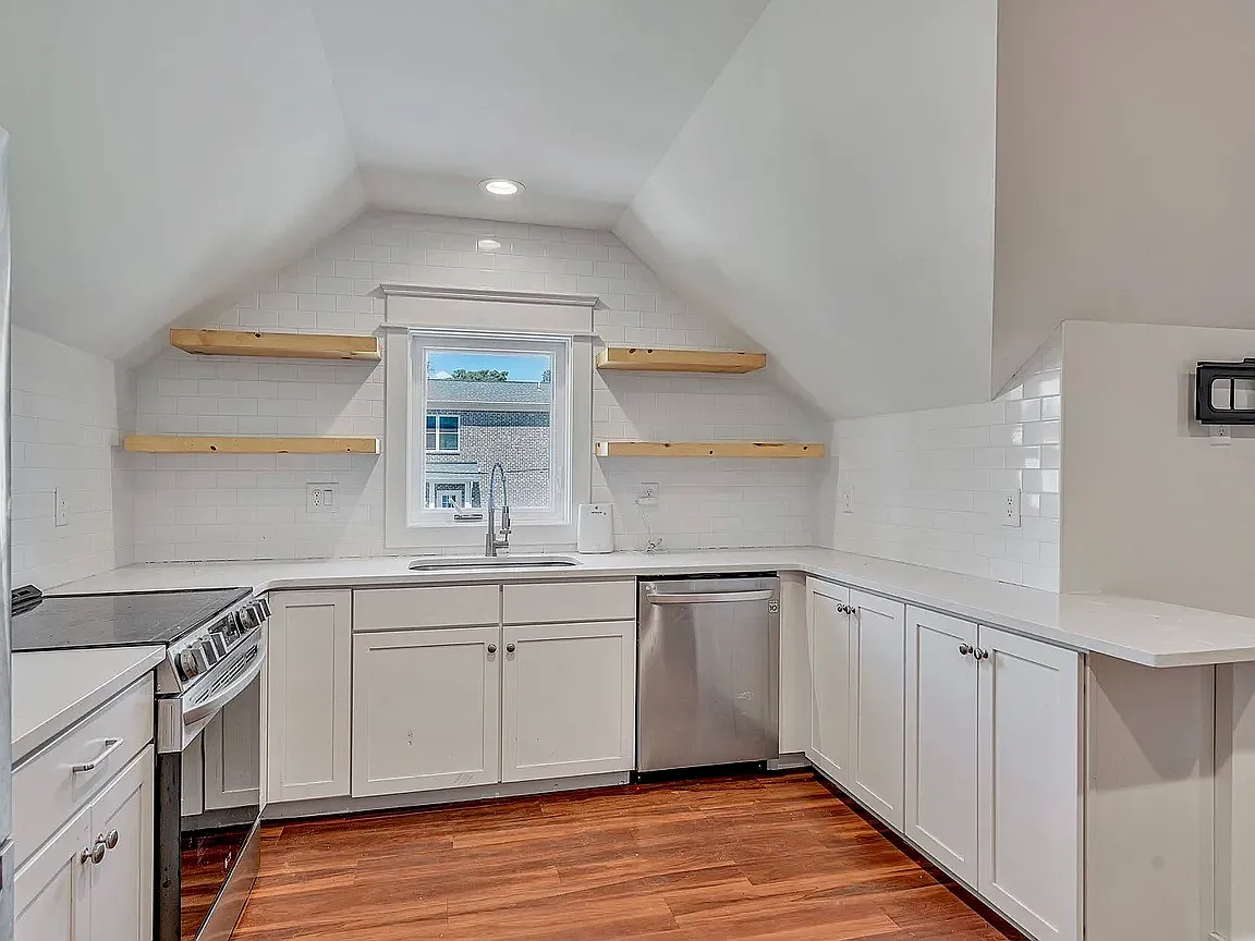 1 bed, 650 sqft, $1,800 — Photo 3