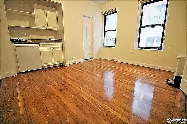 1st image of 22 W 77th St #133