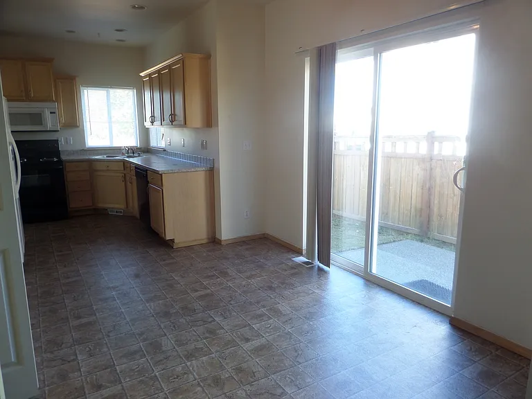 1117 183rd Street Ct E — Photo 3
