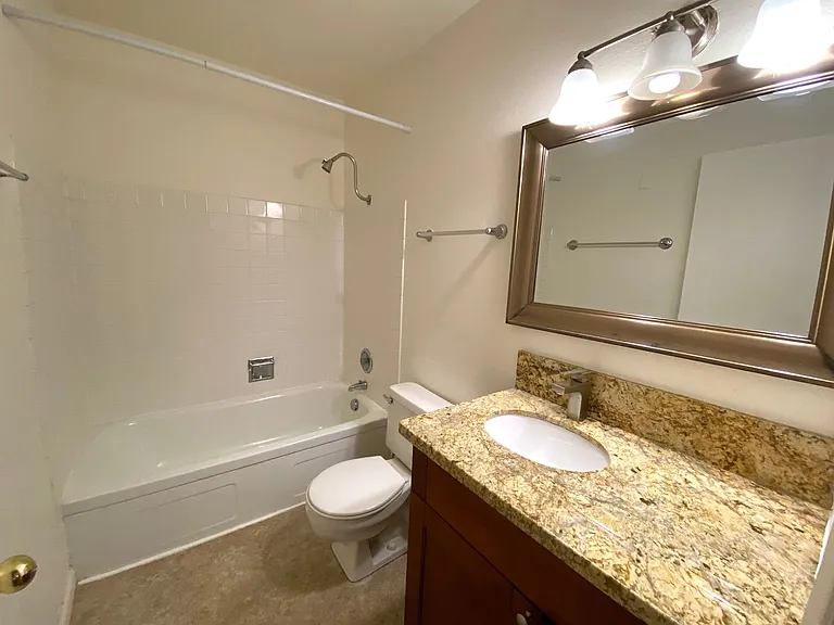 2230 NE 15th Ave #1-4 — Photo 9