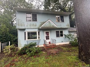 16 Kellum Street, Huntington Station, NY 11746
