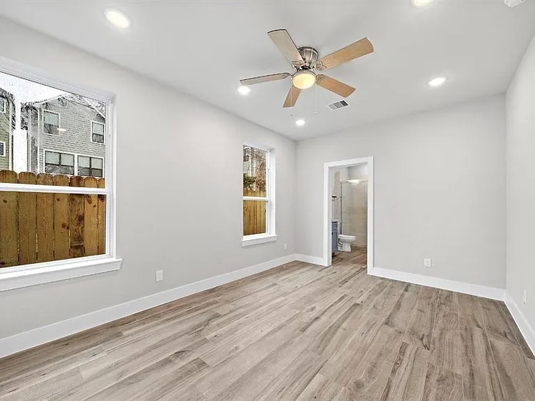 232 W 28th St #A — Photo 3
