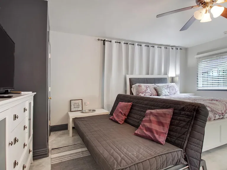 2218 Napoleon Ave — Photo 2
