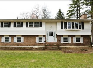 13 Sandalwood Rd, South Burlington, VT 05403